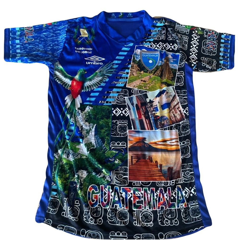 NWOT Umbro Guatemala‎ Graphic Soccer Futbol Jersey. Men size M